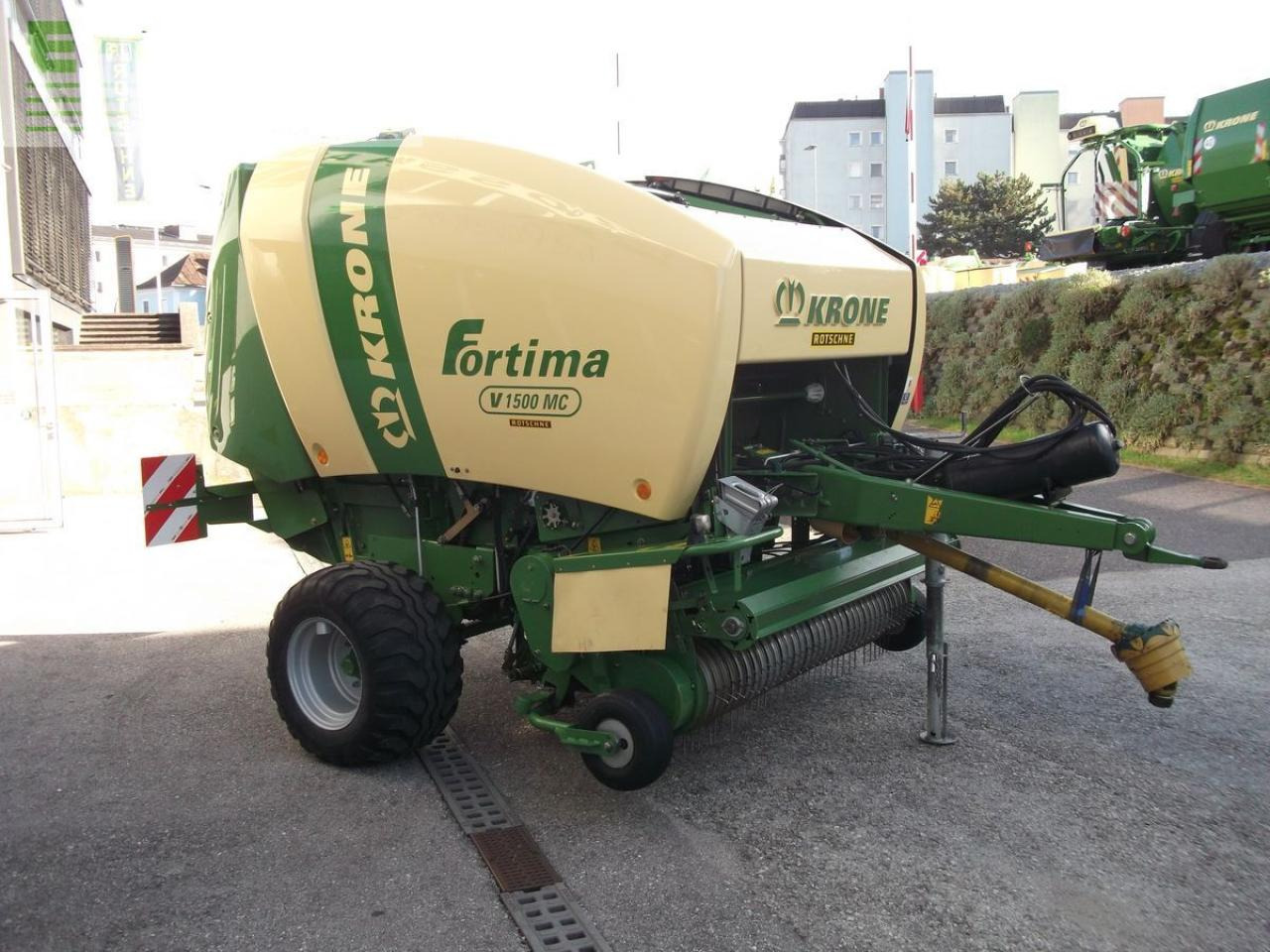 Krone fortima v 1500 multi cut - Baler persegi: gambar 1 Krone fortima v 1500 multi cut - Baler persegi: gambar 1