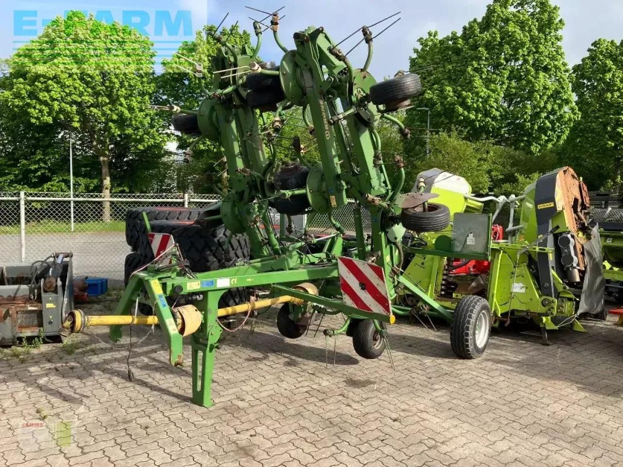 Krone kwt 11.22 - Tedder/ Menyapu: gambar 1 Krone kwt 11.22 - Tedder/ Menyapu: gambar 1