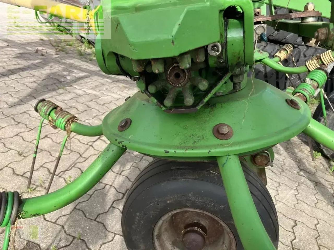 Krone kwt 11.22 - Tedder/ Menyapu: gambar 3 Krone kwt 11.22 - Tedder/ Menyapu: gambar 3