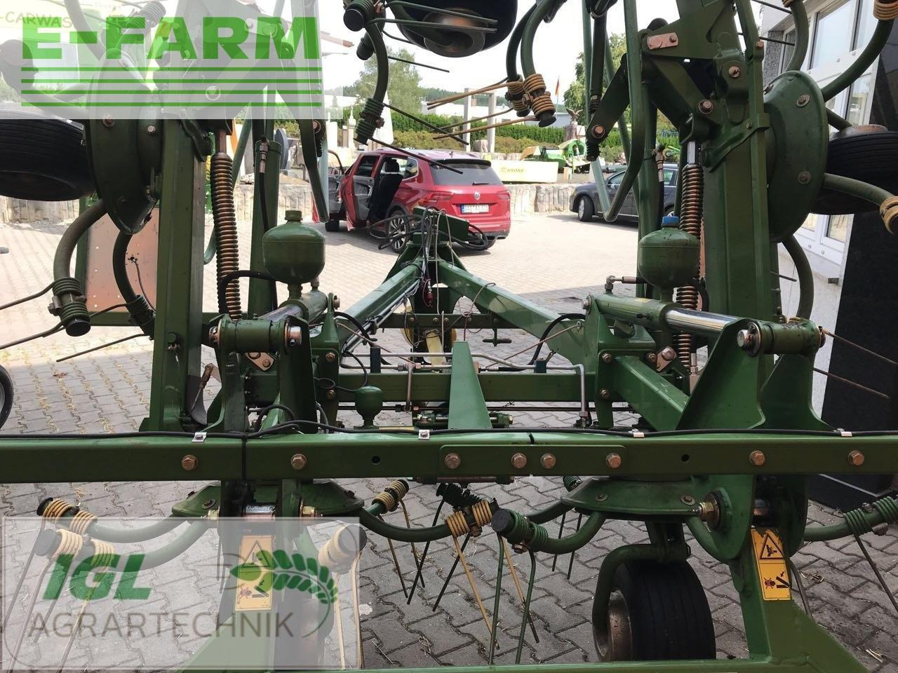 Krone kwt 8.82/8 - Tedder/ Menyapu: gambar 3 Krone kwt 8.82/8 - Tedder/ Menyapu: gambar 3