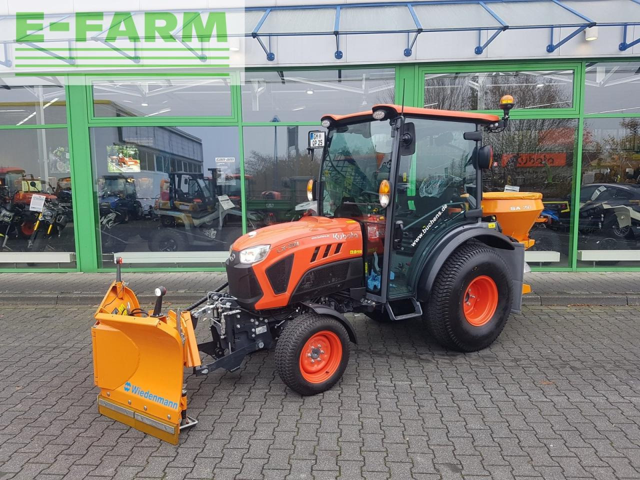 Kubota lx351 cab winterdienstpaket - Traktor: gambar 5 Kubota lx351 cab winterdienstpaket - Traktor: gambar 5
