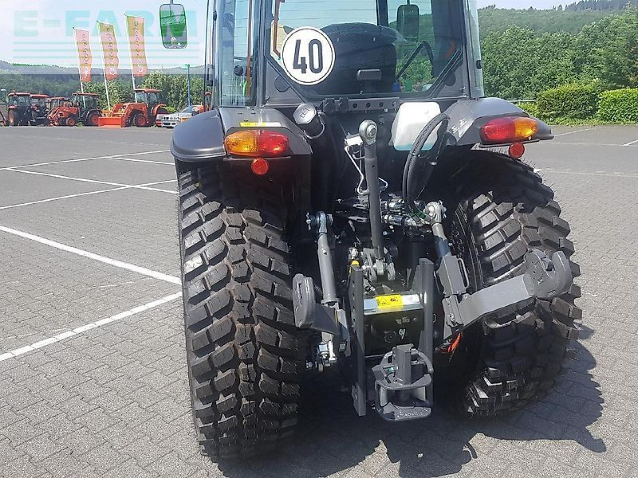 Kubota m5-072 cab narrow - Traktor: gambar 3 Kubota m5-072 cab narrow - Traktor: gambar 3