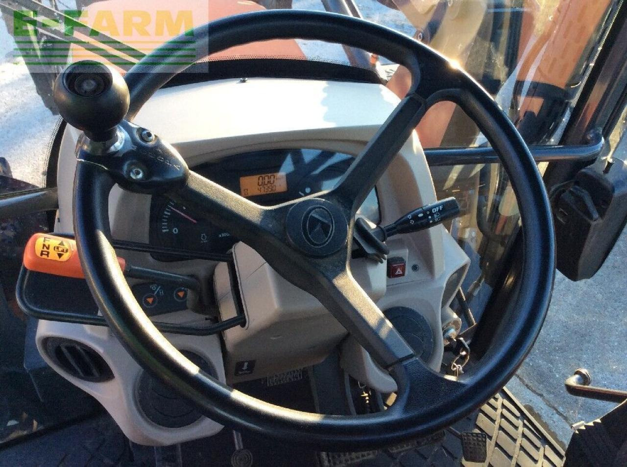 Traktor Kubota m7040: gambar 12