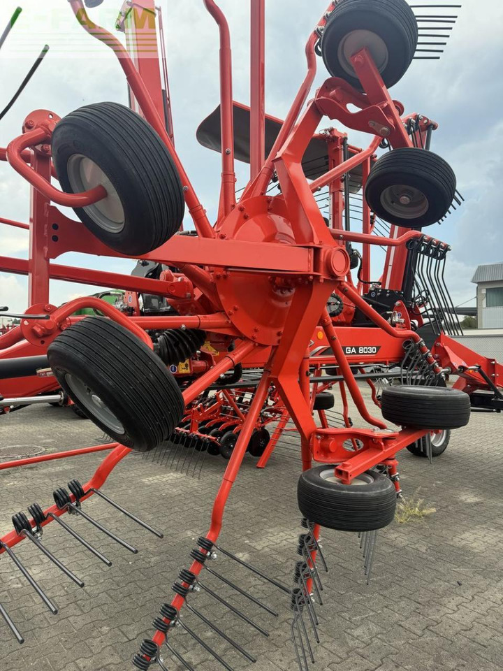 Kuhn ga 8030 - Tedder/ Menyapu: gambar 4 Kuhn ga 8030 - Tedder/ Menyapu: gambar 4