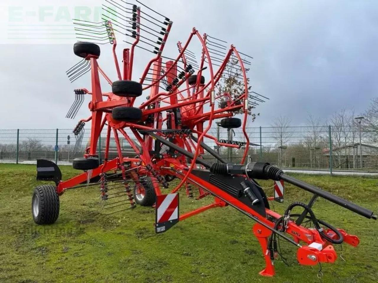 Kuhn ga8131 - Tedder/ Menyapu: gambar 1 Kuhn ga8131 - Tedder/ Menyapu: gambar 1