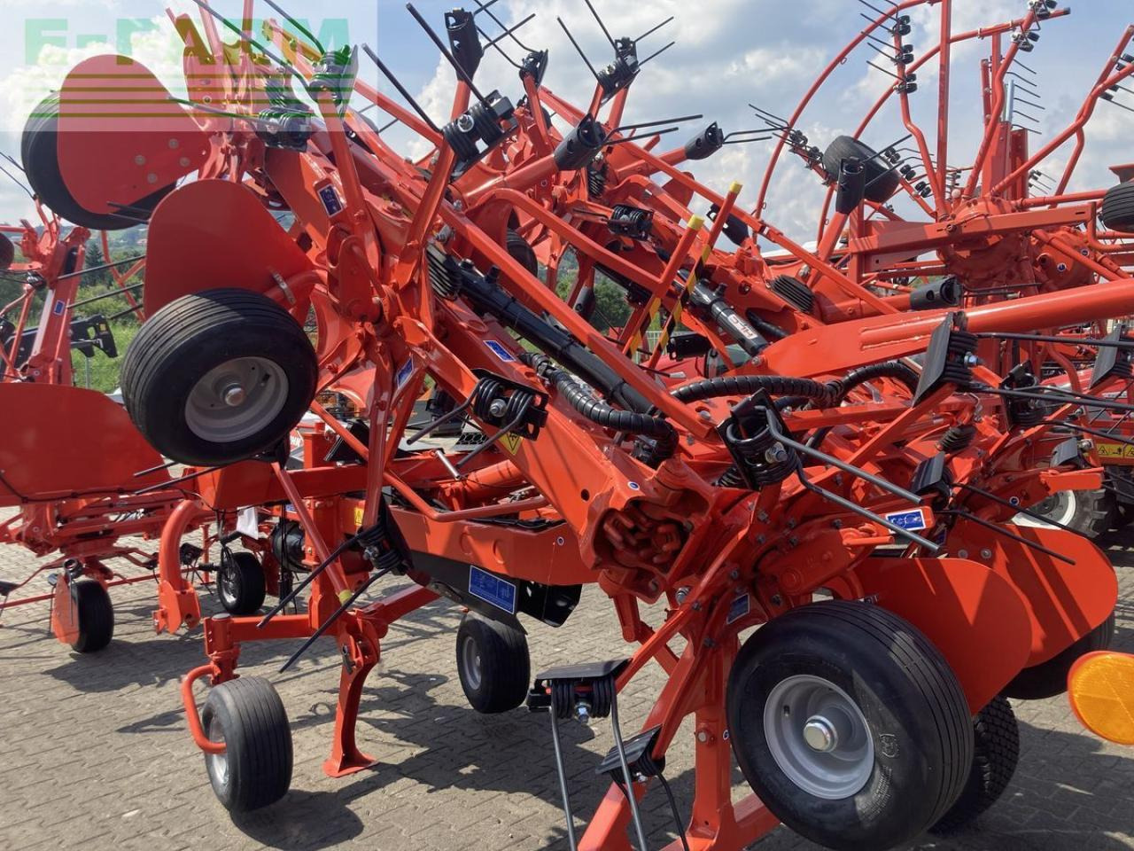 Kuhn gf 8703 t - Tedder/ Menyapu: gambar 4 Kuhn gf 8703 t - Tedder/ Menyapu: gambar 4