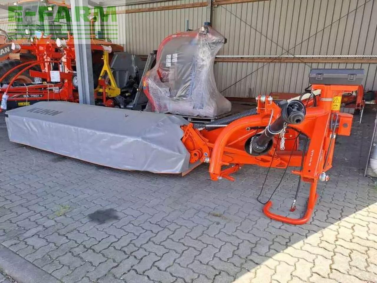 Kuhn gmd355 ff scheibenmähwerk - Mesin pemotong padang rumput: gambar 1 Kuhn gmd355 ff scheibenmähwerk - Mesin pemotong padang rumput: gambar 1