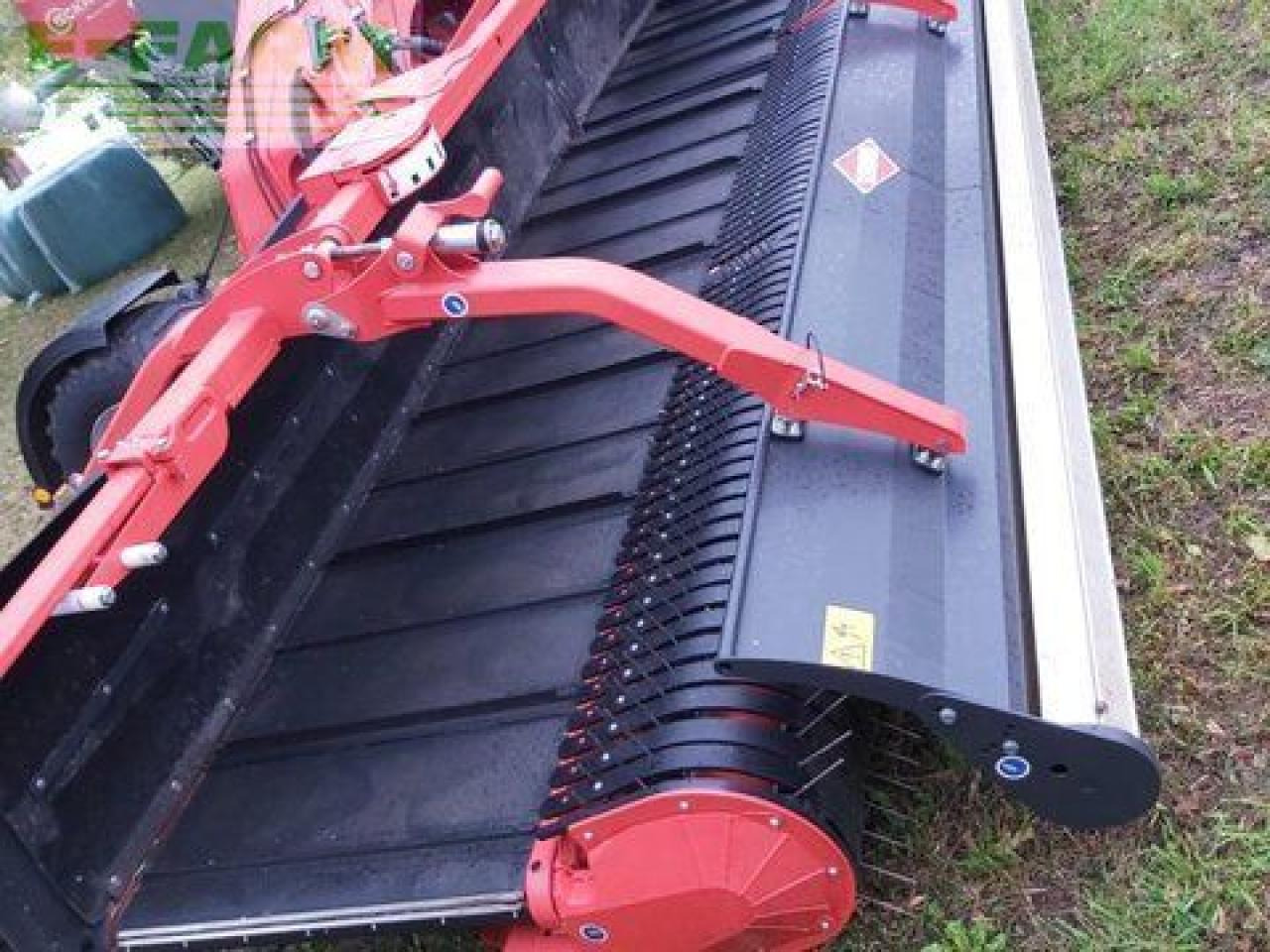 Kuhn merge maxx 950 - Tedder/ Menyapu: gambar 4 Kuhn merge maxx 950 - Tedder/ Menyapu: gambar 4