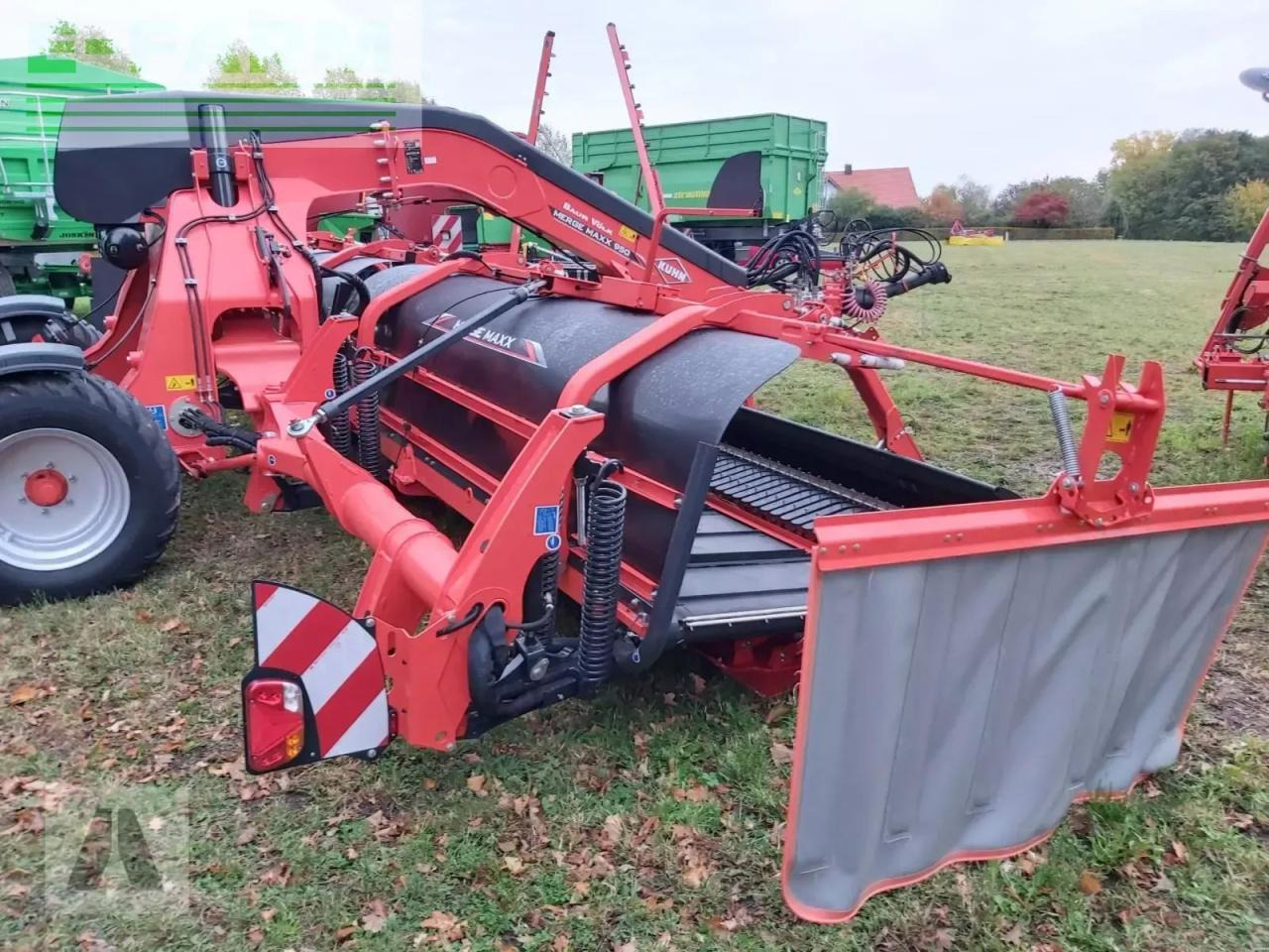Kuhn merge maxx 950 - Tedder/ Menyapu: gambar 2 Kuhn merge maxx 950 - Tedder/ Menyapu: gambar 2