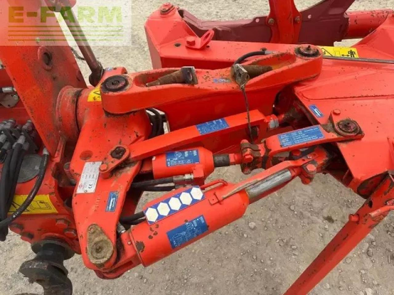 Kuhn vari-m 152 - Bajak: gambar 5 Kuhn vari-m 152 - Bajak: gambar 5