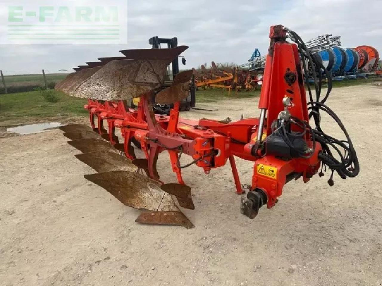 Kuhn vari-m 152 - Bajak: gambar 1 Kuhn vari-m 152 - Bajak: gambar 1