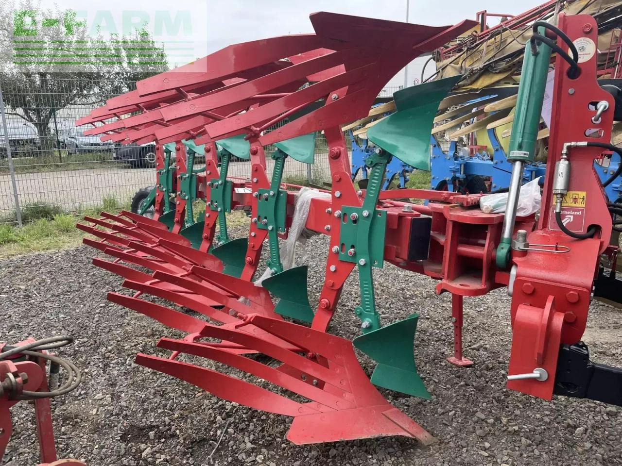 Kverneland lb 100-300-5 hd - Bajak: gambar 1 Kverneland lb 100-300-5 hd - Bajak: gambar 1