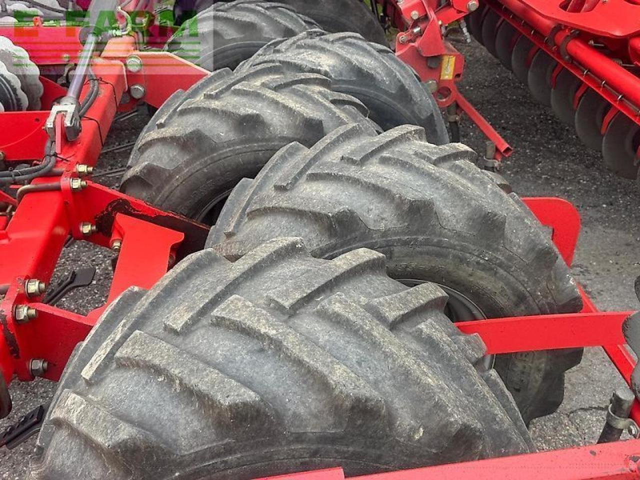 Bor benih Kverneland u drill 600: gambar 12 Bor benih Kverneland u drill 600: gambar 12