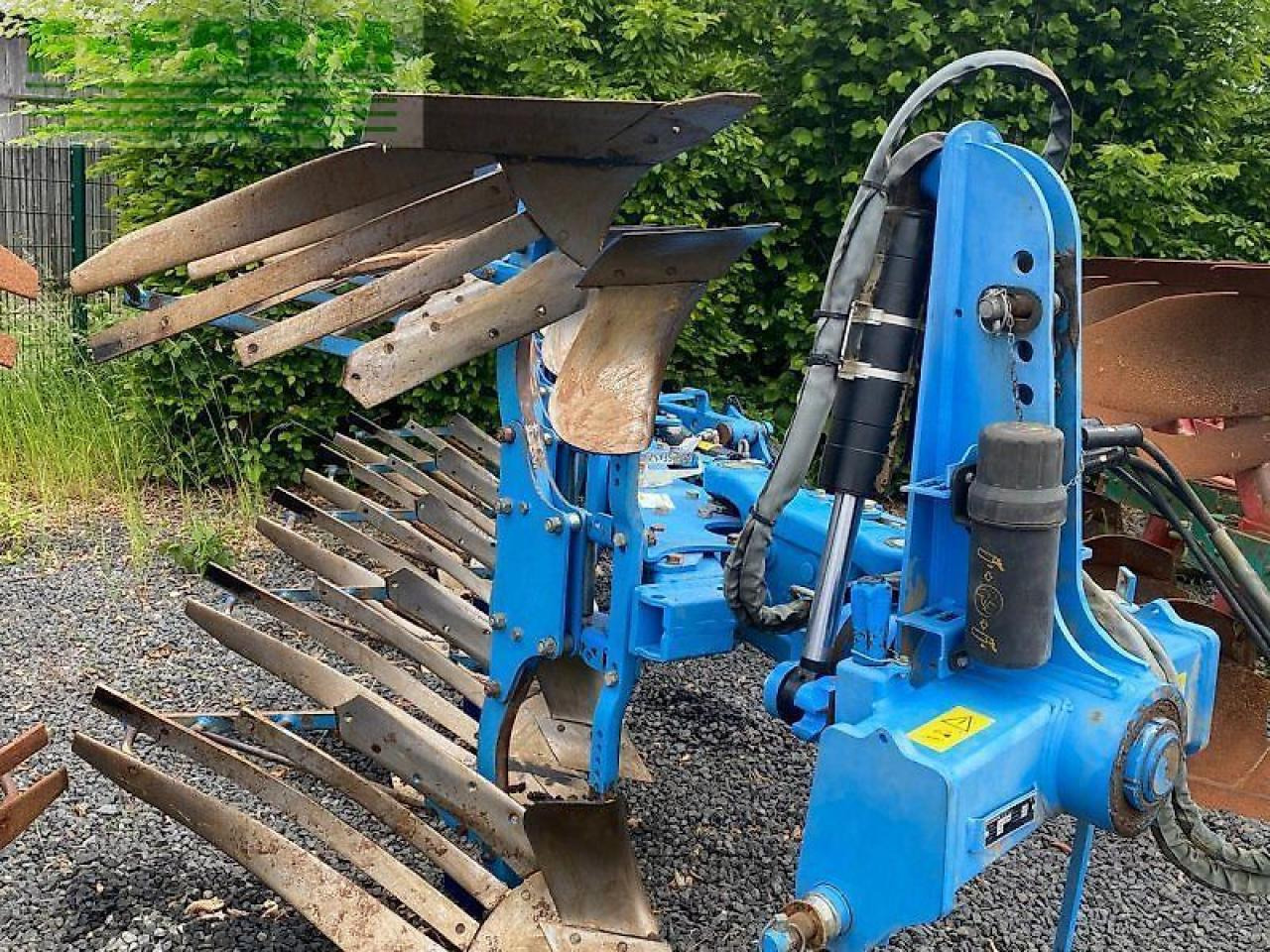 Lemken juwel 8 m100 vario - Bajak: gambar 1 Lemken juwel 8 m100 vario - Bajak: gambar 1