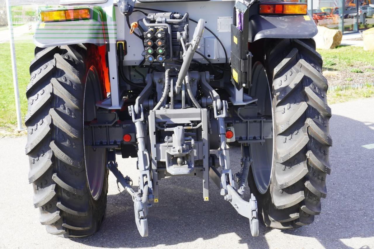 Massey Ferguson 3al.105 efficient - Traktor: gambar 5 Massey Ferguson 3al.105 efficient - Traktor: gambar 5