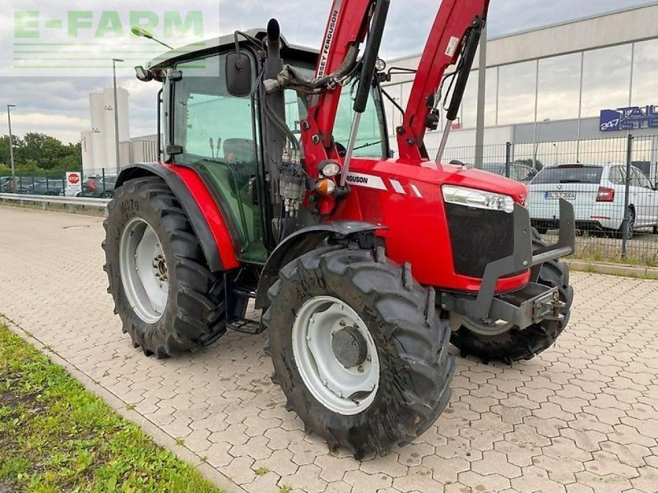 Massey Ferguson 4707 mit frontalder - Traktor: gambar 3 Massey Ferguson 4707 mit frontalder - Traktor: gambar 3
