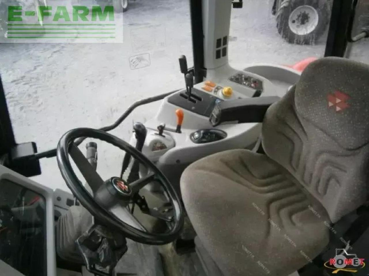 Massey Ferguson 5460 - Traktor: gambar 4 Massey Ferguson 5460 - Traktor: gambar 4