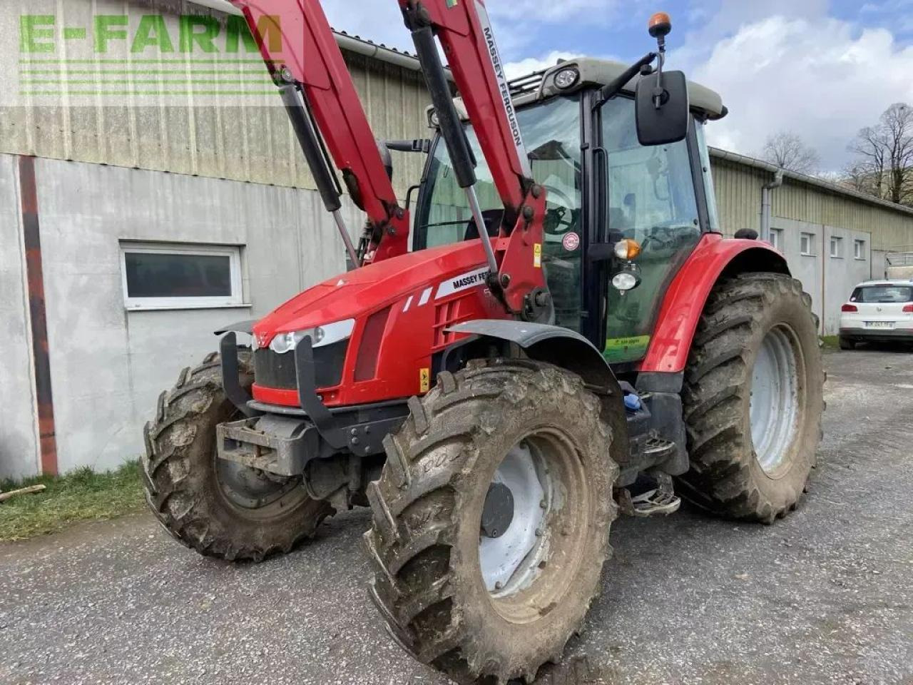 Massey Ferguson 5611 dyna-6 essential Essential - Traktor: gambar 4 Massey Ferguson 5611 dyna-6 essential Essential - Traktor: gambar 4