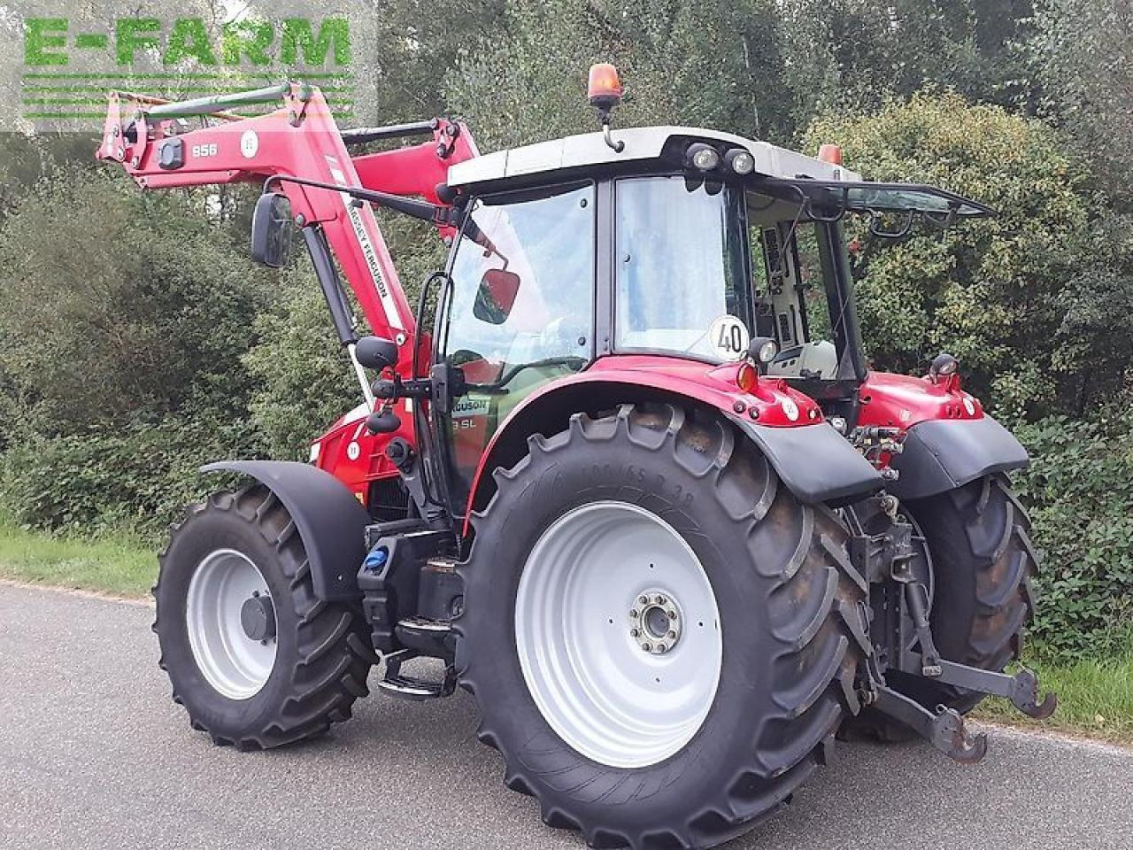 Massey Ferguson 5713 sl - Traktor: gambar 3 Massey Ferguson 5713 sl - Traktor: gambar 3