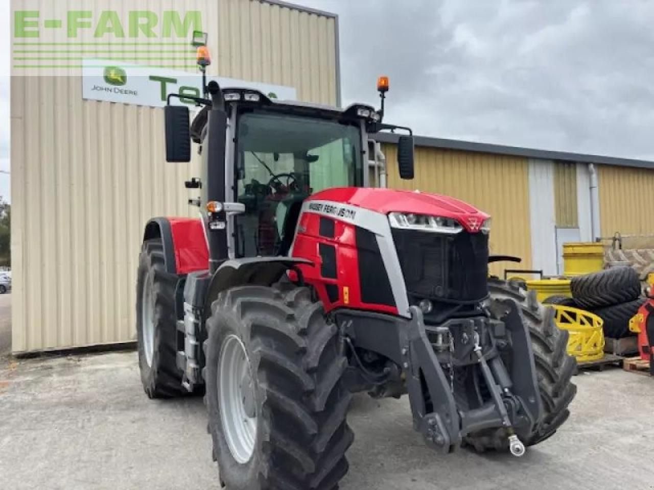Massey Ferguson 8s.205 - Traktor: gambar 1 Massey Ferguson 8s.205 - Traktor: gambar 1