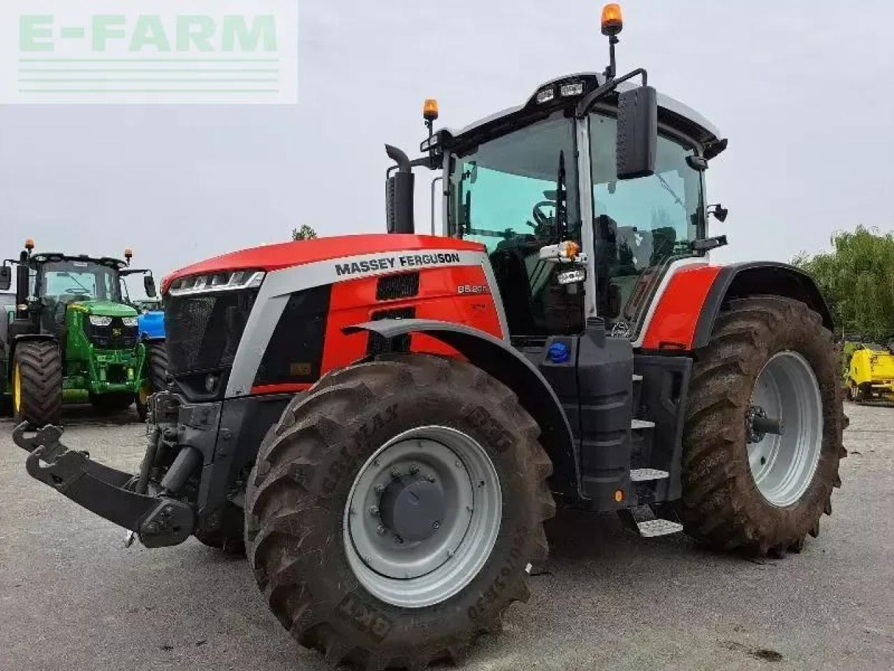 Massey Ferguson 8s.205 - Traktor: gambar 1 Massey Ferguson 8s.205 - Traktor: gambar 1