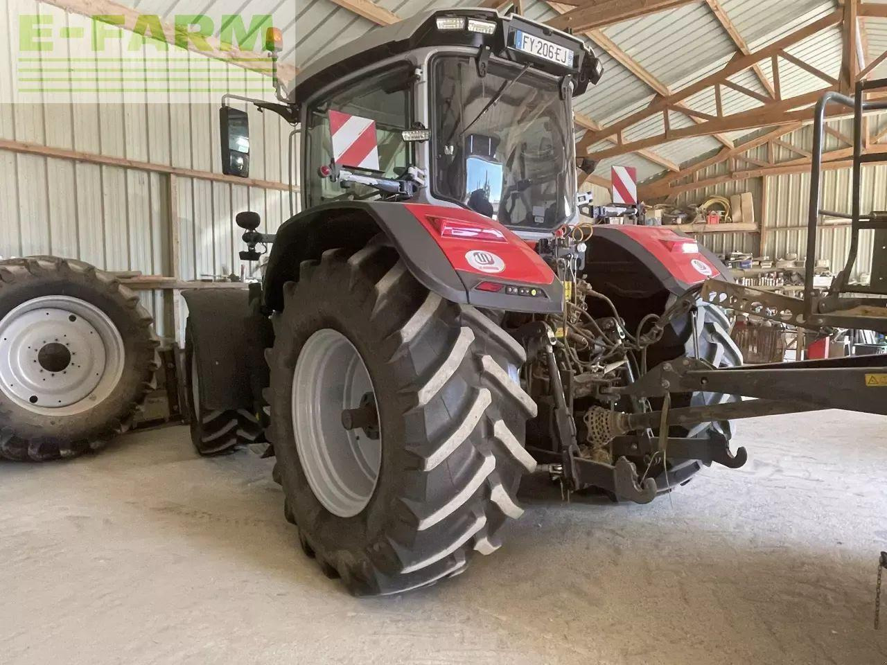 Massey Ferguson 8s.205 d7 - Traktor: gambar 5 Massey Ferguson 8s.205 d7 - Traktor: gambar 5