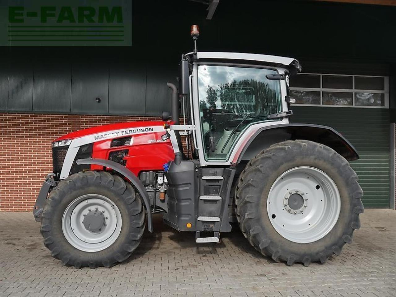Massey Ferguson 8s.225 dyna-7 - Traktor: gambar 5 Massey Ferguson 8s.225 dyna-7 - Traktor: gambar 5