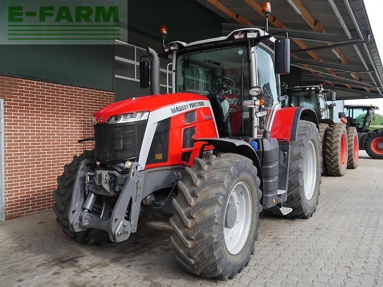 Massey Ferguson 8s.225 dyna-7 - Traktor: gambar 3 Massey Ferguson 8s.225 dyna-7 - Traktor: gambar 3