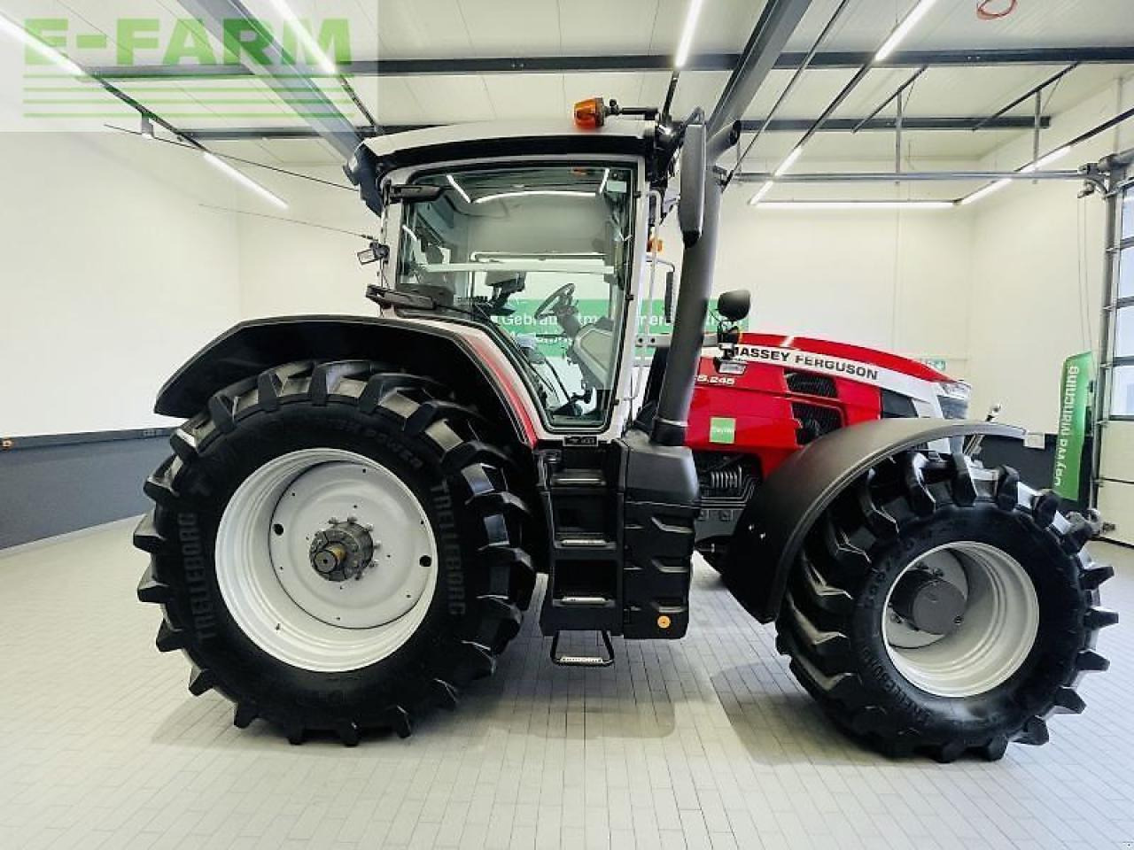 Massey Ferguson 8s.245 dyna-vt exclusive Exclusive - Traktor: gambar 4 Massey Ferguson 8s.245 dyna-vt exclusive Exclusive - Traktor: gambar 4