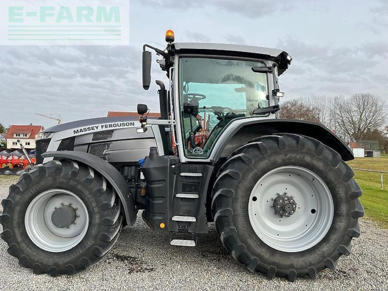 Massey Ferguson 8s.265 - Traktor: gambar 1 Massey Ferguson 8s.265 - Traktor: gambar 1
