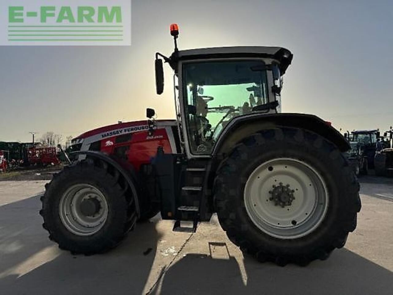 Massey Ferguson 8s205 - Traktor: gambar 2 Massey Ferguson 8s205 - Traktor: gambar 2