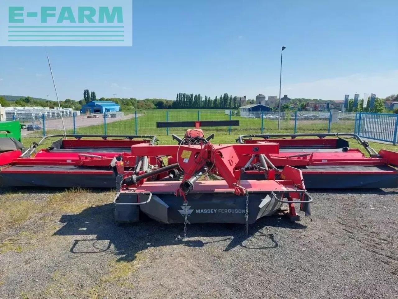 Massey Ferguson combine dm 9114 - Mesin pemotong padang rumput: gambar 5 Massey Ferguson combine dm 9114 - Mesin pemotong padang rumput: gambar 5
