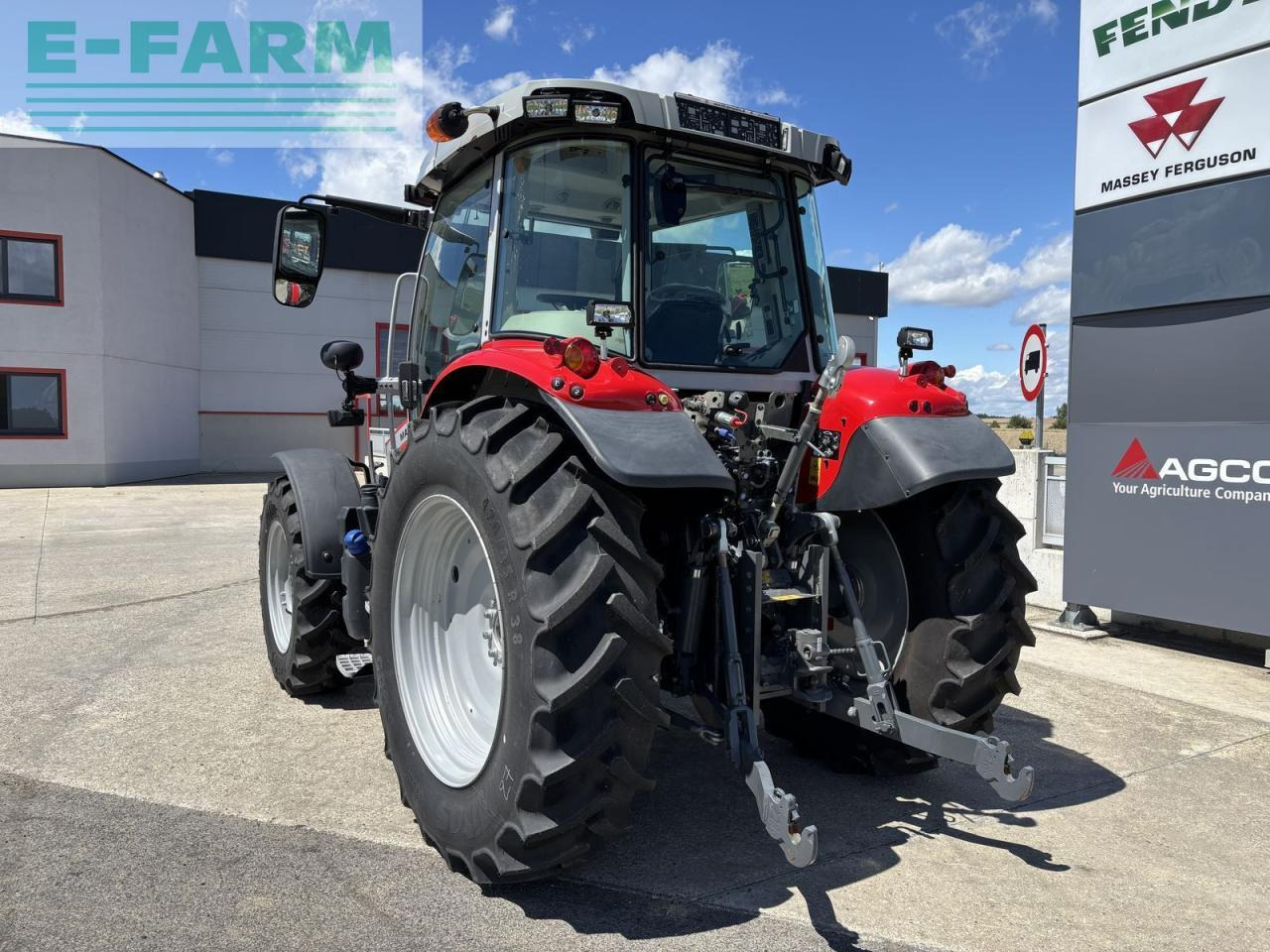 Massey Ferguson mf 5s.115 dyna-6 efficient Efficient - Traktor: gambar 5 Massey Ferguson mf 5s.115 dyna-6 efficient Efficient - Traktor: gambar 5