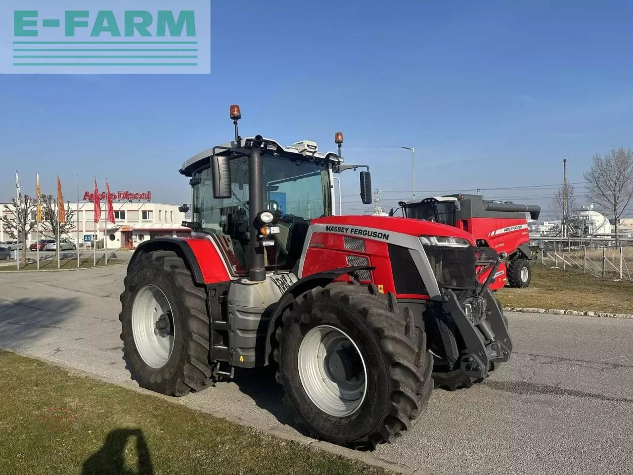 Massey Ferguson mf 8s.205 - Traktor: gambar 1 Massey Ferguson mf 8s.205 - Traktor: gambar 1