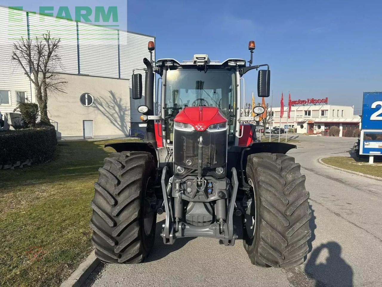 Massey Ferguson mf 8s.205 - Traktor: gambar 2 Massey Ferguson mf 8s.205 - Traktor: gambar 2