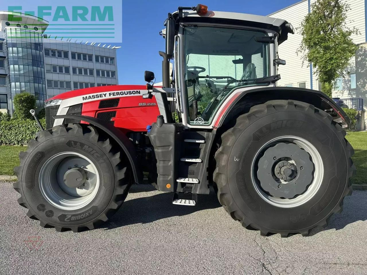 Massey Ferguson mf 8s.225 - Traktor: gambar 5 Massey Ferguson mf 8s.225 - Traktor: gambar 5