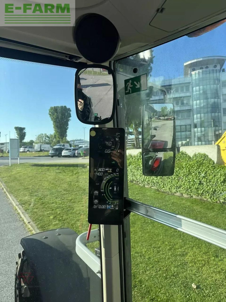 Massey Ferguson mf 8s.225 - Traktor: gambar 2 Massey Ferguson mf 8s.225 - Traktor: gambar 2