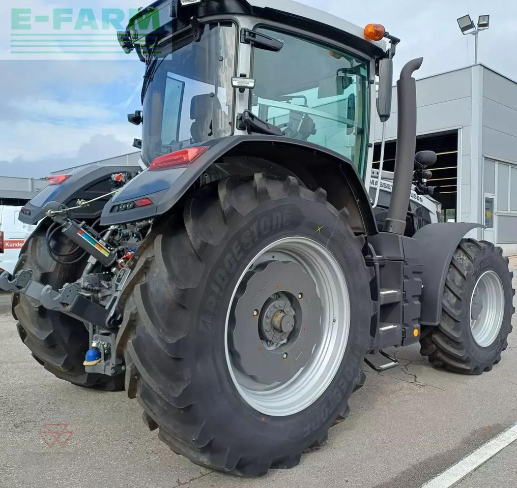 Massey Ferguson mf 8s.225 - Traktor: gambar 4 Massey Ferguson mf 8s.225 - Traktor: gambar 4