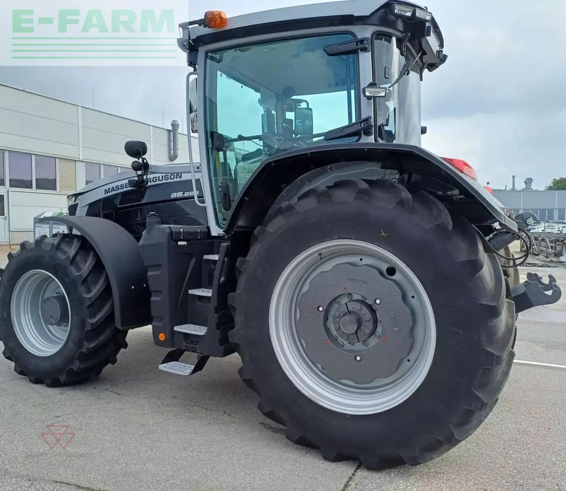 Massey Ferguson mf 8s.225 - Traktor: gambar 3 Massey Ferguson mf 8s.225 - Traktor: gambar 3