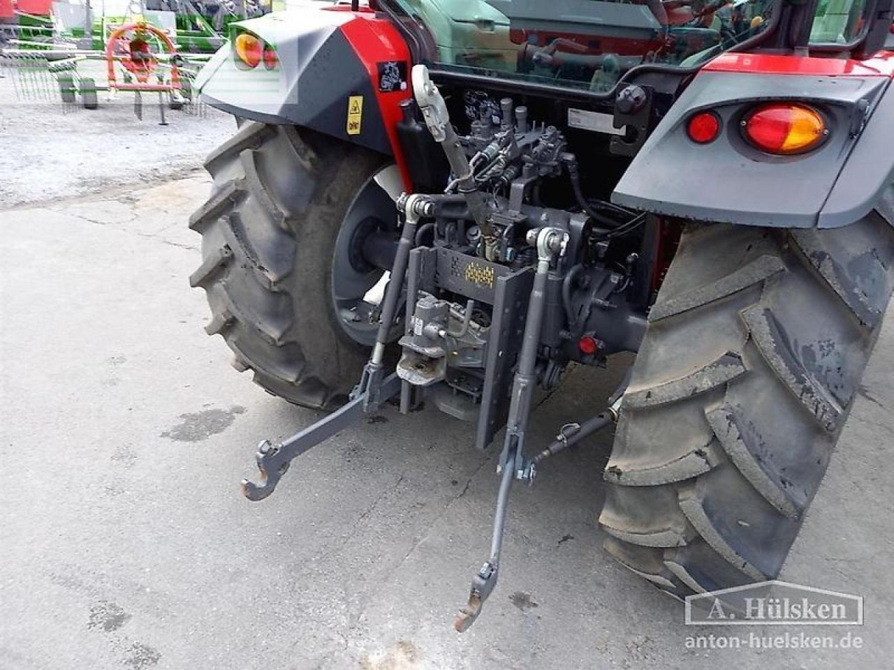 Massey Ferguson mf4707 cab 4wd - Traktor: gambar 4 Massey Ferguson mf4707 cab 4wd - Traktor: gambar 4