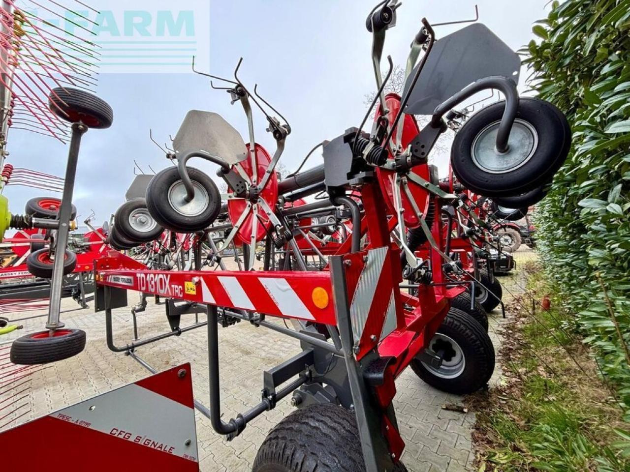 Massey Ferguson td 1310 x trc, wie neu ! - Tedder/ Menyapu: gambar 3 Massey Ferguson td 1310 x trc, wie neu ! - Tedder/ Menyapu: gambar 3
