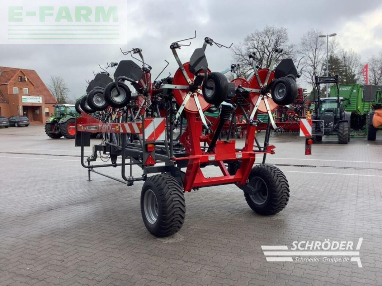 Massey Ferguson td 1310x trc (lotus 1250 t) - Tedder/ Menyapu: gambar 4 Massey Ferguson td 1310x trc (lotus 1250 t) - Tedder/ Menyapu: gambar 4