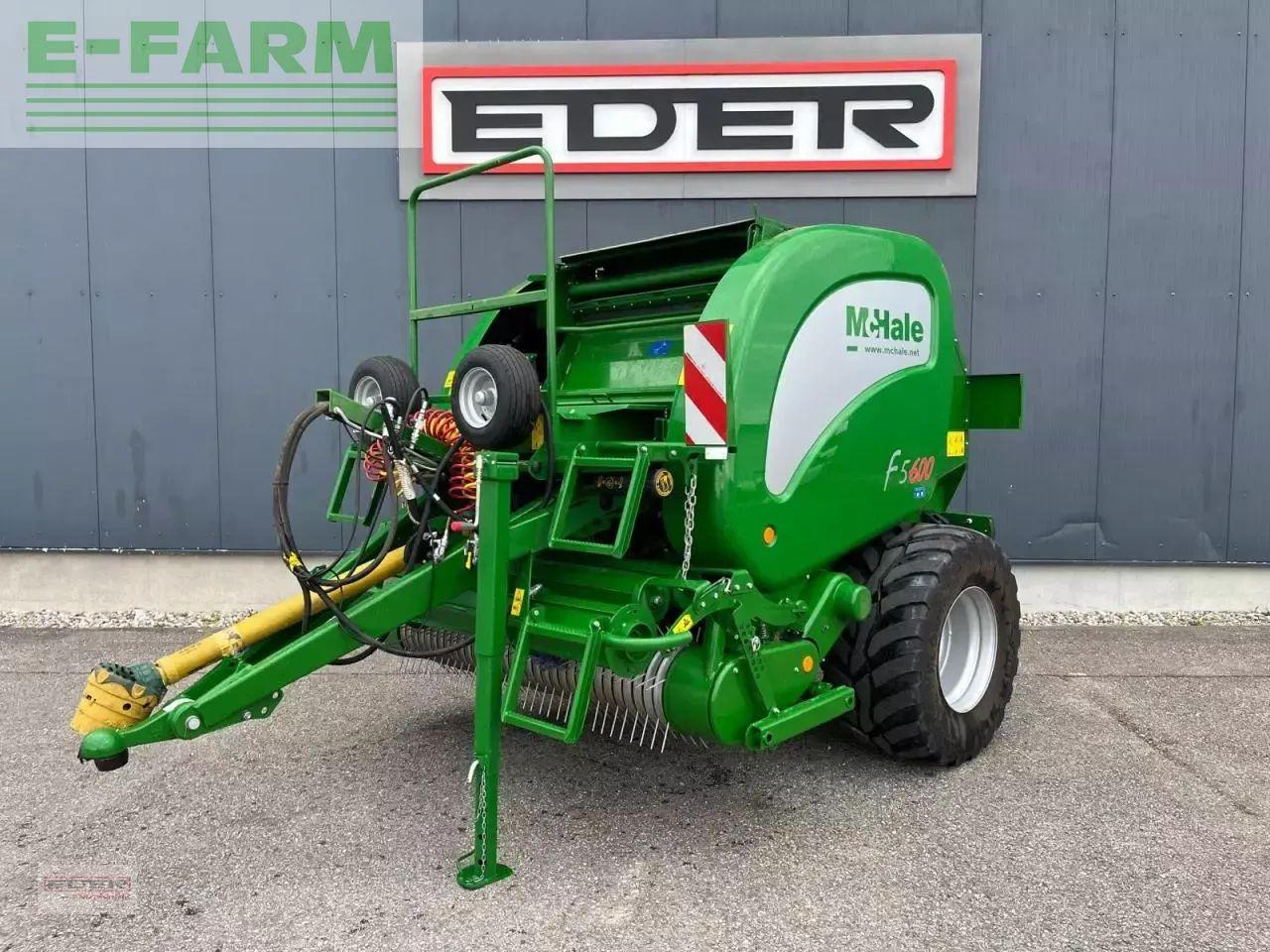Mc Hale f5600 - Baler persegi: gambar 1 Mc Hale f5600 - Baler persegi: gambar 1