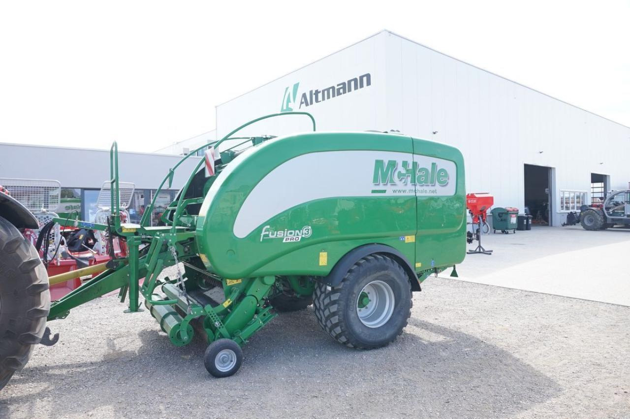 Mc Hale fusion 3 pro - Baler persegi: gambar 1 Mc Hale fusion 3 pro - Baler persegi: gambar 1