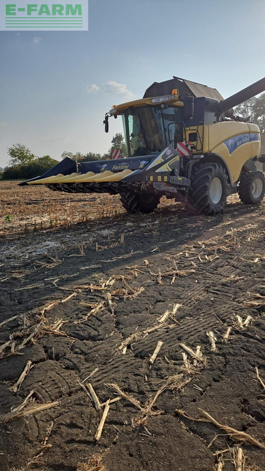 Pemanen gabungan New Holland CX 860: gambar 6 Pemanen gabungan New Holland CX 860: gambar 6