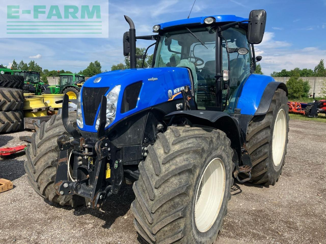 New Holland T7.220 - Traktor: gambar 1 New Holland T7.220 - Traktor: gambar 1