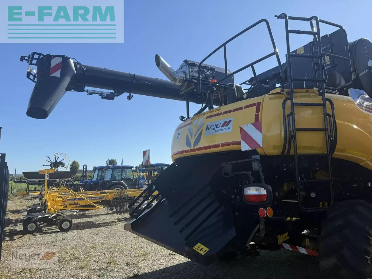 New Holland cr 7.90 - Pemanen gabungan: gambar 4 New Holland cr 7.90 - Pemanen gabungan: gambar 4