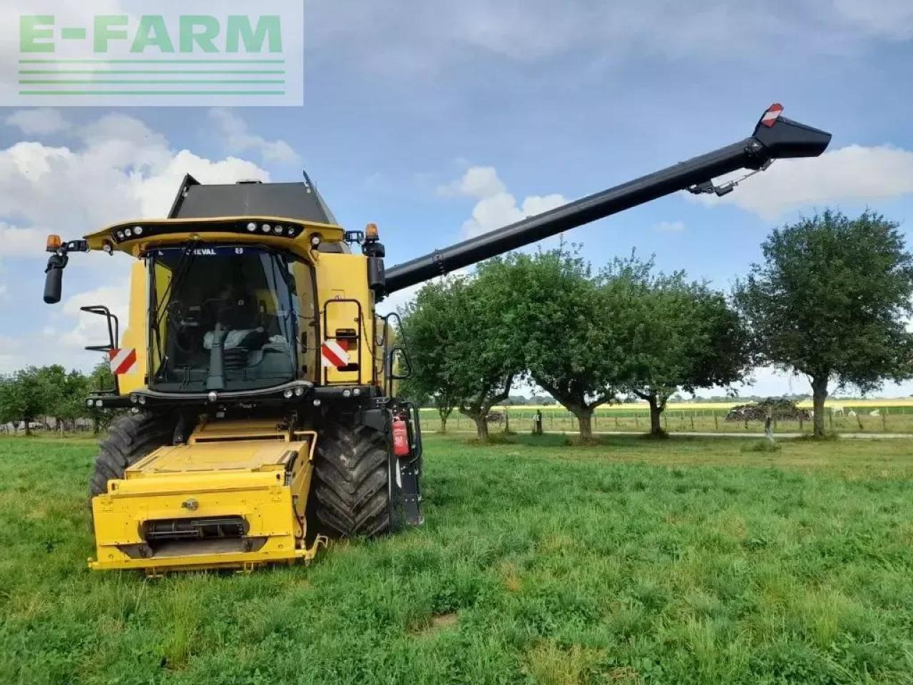 New Holland cr 8.80 - Pemanen gabungan: gambar 2 New Holland cr 8.80 - Pemanen gabungan: gambar 2