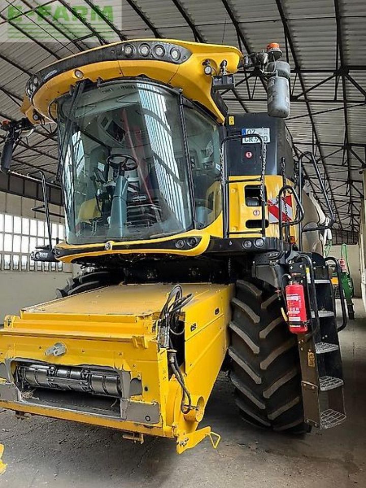 New Holland cr 9.80 - Pemanen gabungan: gambar 4 New Holland cr 9.80 - Pemanen gabungan: gambar 4