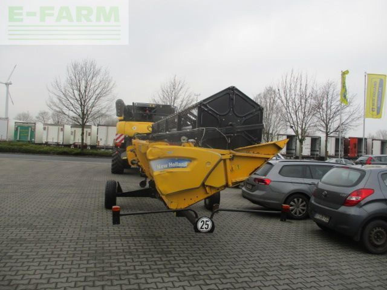 New Holland cr 9060 / cr9060 - Pemanen gabungan: gambar 4 New Holland cr 9060 / cr9060 - Pemanen gabungan: gambar 4
